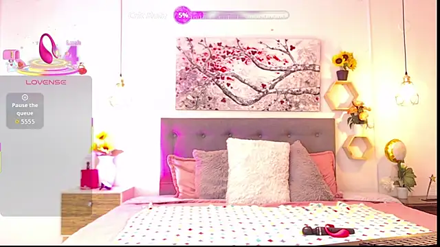 Rose Thompson1 online show from December 19, 2025, 1:40 pm