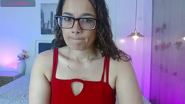 Rose Thompson1 online show from May 13, 2026, 1:30 pm