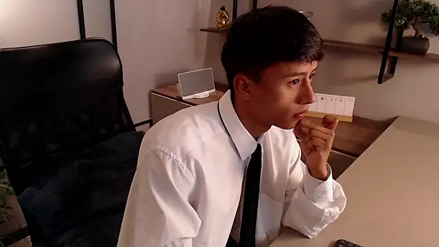 labrinthteasing online show from March 17, 2025, 7:48 pm