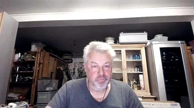 Snapshot of Berg_Boy chatting on March 13, 2025, 9:37 pm Berg Boy online show from March 13, 2025, 9:37 pm