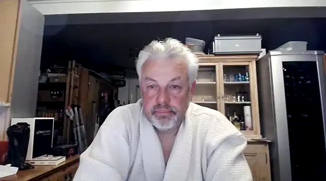 Snapshot of Berg_Boy chatting on March 18, 2025, 7:53 pm Berg Boy online show from March 18, 2025, 7:53 pm