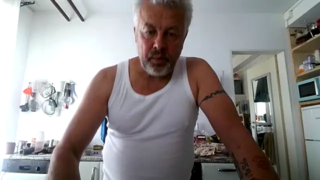 Snapshot of Berg_Boy chatting on September 9, 2025, 10:26 am Berg Boy online show from September 9, 2025, 10:26 am