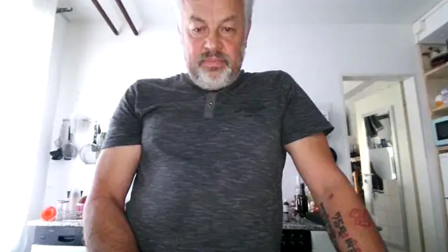 Snapshot of Berg_Boy chatting on September 21, 2025, 6:15 am Berg Boy online show from September 21, 2025, 6:15 am