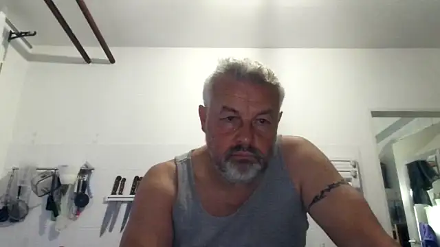 Snapshot of Berg_Boy chatting on September 26, 2025, 5:11 am Berg Boy online show from September 26, 2025, 5:11 am