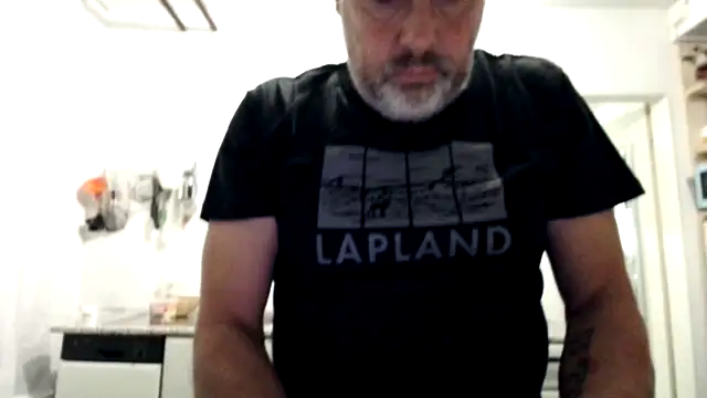 Snapshot of Berg_Boy chatting on October 2, 2025, 4:41 am Berg Boy online show from October 2, 2025, 4:41 am