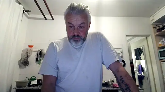 Snapshot of Berg_Boy chatting on November 5, 2025, 4:56 am Berg Boy online show from November 5, 2025, 4:56 am