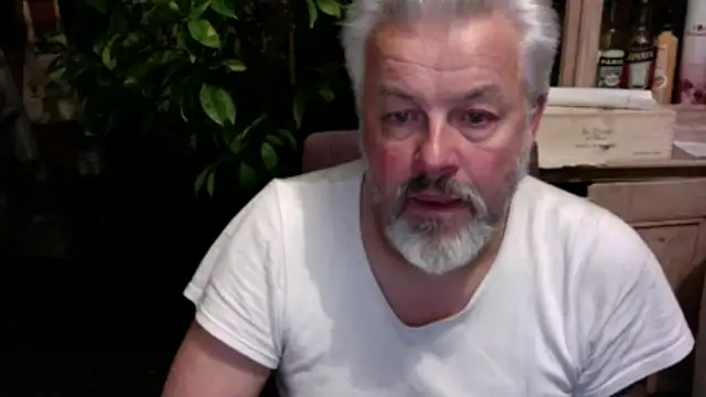 Snapshot of Berg_Boy chatting on November 21, 2025, 1:04 am Berg Boy online show from November 21, 2025, 1:04 am