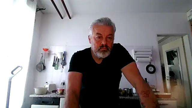 Snapshot of Berg_Boy chatting on November 30, 2025, 9:02 am Berg Boy online show from November 30, 2025, 9:02 am