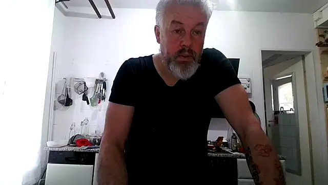 Snapshot of Berg_Boy chatting on February 14, 2026, 8:22 am Berg Boy online show from February 14, 2026, 8:22 am