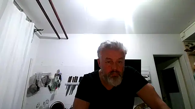 Snapshot of Berg_Boy chatting on February 14, 2026, 8:38 pm Berg Boy online show from February 14, 2026, 8:38 pm