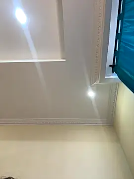 Ivelleee  online show from September 17, 2025, 9:38 pm