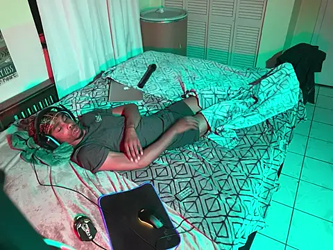 Snapshot of anthonyroth chatting on March 12, 2025, 7:46 am anthonyroth online show from March 12, 2025, 7:46 am