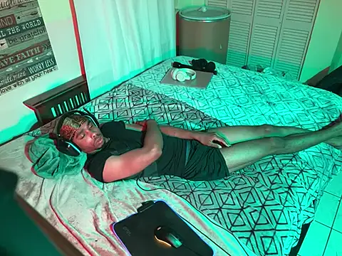 Snapshot of anthonyroth chatting on March 14, 2025, 2:53 am anthonyroth online show from March 14, 2025, 2:53 am