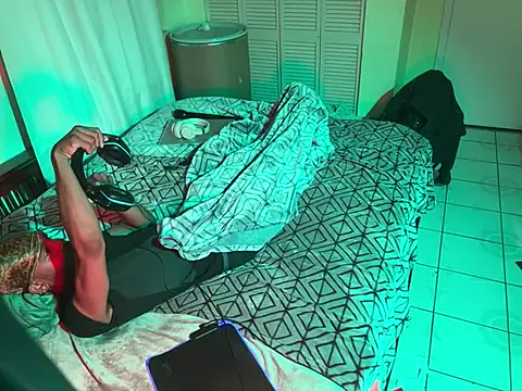 Snapshot of anthonyroth chatting on March 14, 2025, 9:03 am anthonyroth online show from March 14, 2025, 9:03 am