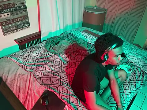 Snapshot of anthonyroth chatting on March 17, 2025, 5:01 am anthonyroth online show from March 17, 2025, 5:01 am