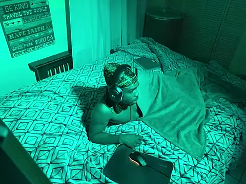 Snapshot of anthonyroth chatting on March 20, 2025, 9:04 am anthonyroth online show from March 20, 2025, 9:04 am