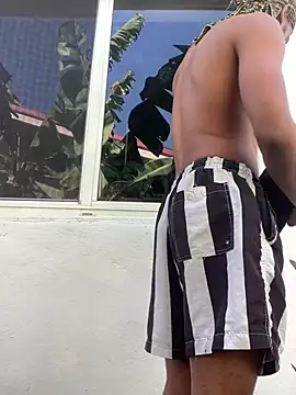 Snapshot of anthonyroth chatting on March 20, 2025, 7:57 pm anthonyroth online show from March 20, 2025, 7:57 pm