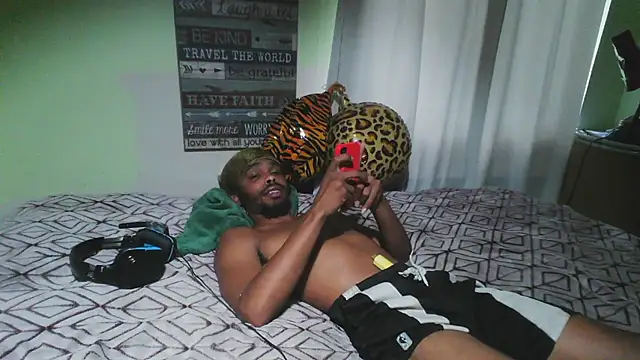 Snapshot of anthonyroth chatting on September 14, 2025, 10:31 pm anthonyroth online show from September 14, 2025, 10:31 pm