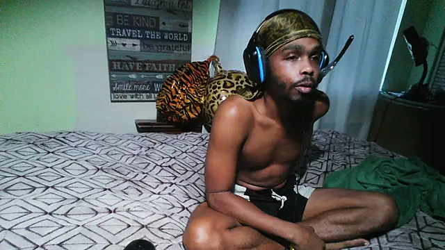 Snapshot of anthonyroth chatting on September 15, 2025, 11:43 am anthonyroth online show from September 15, 2025, 11:43 am