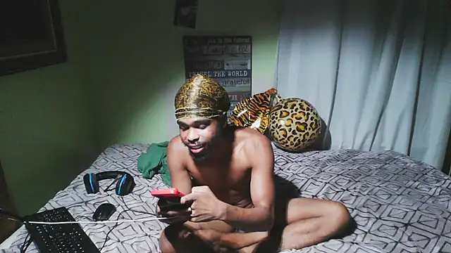 Snapshot of anthonyroth chatting on September 30, 2025, 2:27 am anthonyroth online show from September 30, 2025, 2:27 am