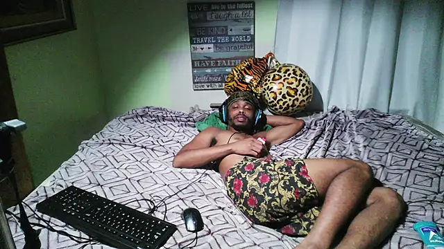 Snapshot of anthonyroth chatting on October 6, 2025, 5:49 am anthonyroth online show from October 6, 2025, 5:49 am