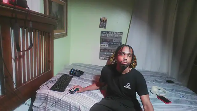 Snapshot of anthonyroth chatting on October 21, 2025, 12:55 am anthonyroth online show from October 21, 2025, 12:55 am