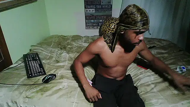 Snapshot of anthonyroth chatting on October 31, 2025, 10:11 pm anthonyroth online show from October 31, 2025, 10:11 pm