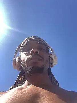 Snapshot of anthonyroth chatting on November 3, 2025, 5:36 pm anthonyroth online show from November 3, 2025, 5:36 pm