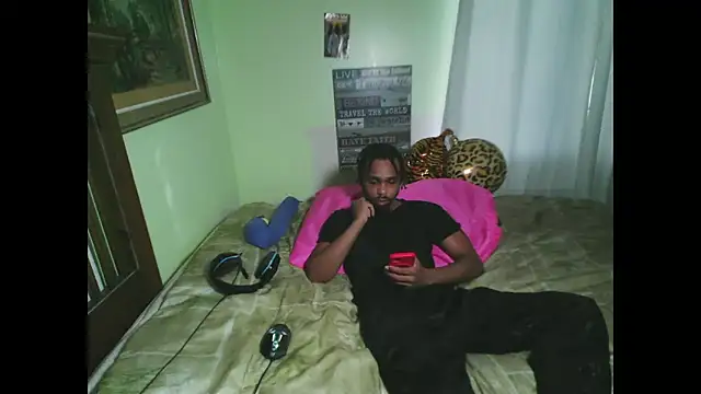 Snapshot of anthonyroth chatting on November 14, 2025, 9:02 pm anthonyroth online show from November 14, 2025, 9:02 pm