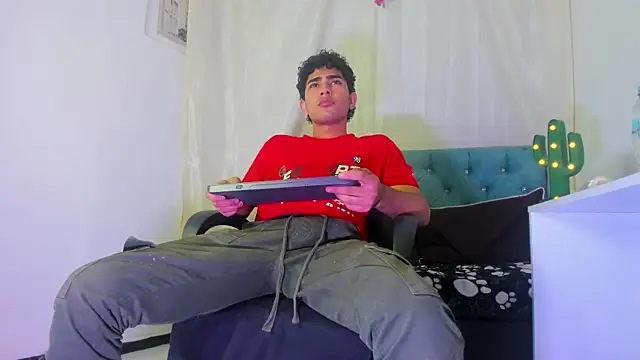 Snapshot of LucasCarterr_ chatting on March 11, 2025, 3:37 am LucasCarterr online show from March 11, 2025, 3:37 am