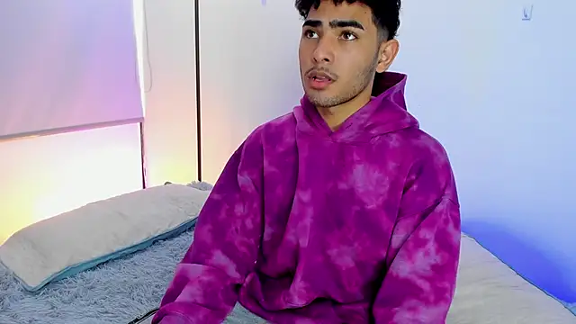 Snapshot of LucasCarterr_ chatting on March 18, 2025, 12:47 pm LucasCarterr online show from March 18, 2025, 12:47 pm