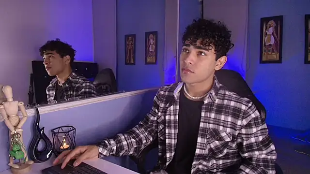 Snapshot of LucasCarterr_ chatting on September 9, 2025, 4:23 am LucasCarterr online show from September 9, 2025, 4:23 am