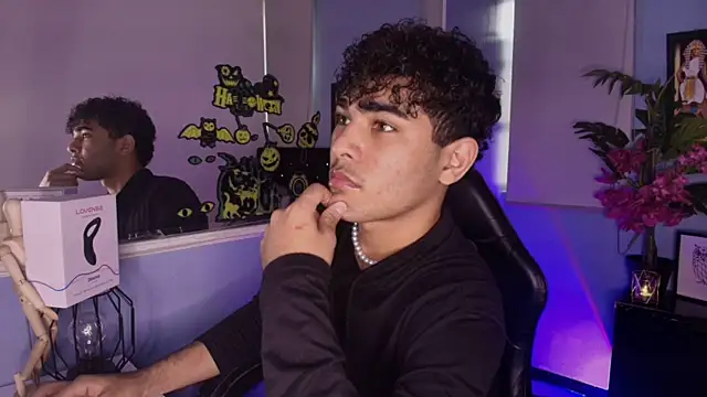 Snapshot of LucasCarterr_ chatting on October 15, 2025, 8:20 pm LucasCarterr online show from October 15, 2025, 8:20 pm