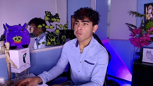 Snapshot of LucasCarterr_ chatting on October 20, 2025, 10:21 pm LucasCarterr online show from October 20, 2025, 10:21 pm