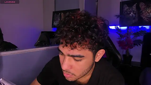 Snapshot of LucasCarterr_ chatting on December 2, 2025, 4:29 am LucasCarterr online show from December 2, 2025, 4:29 am