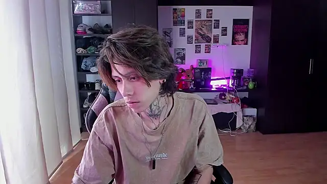 xIce Boy online show from April 17, 2026, 8:34 pm