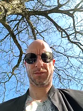 Snapshot of svenpfeifer chatting on March 19, 2026, 10:08 am svenpfeifer online show from March 19, 2026, 10:08 am