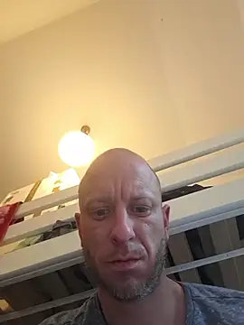 Snapshot of svenpfeifer chatting on May 10, 2026, 4:34 pm svenpfeifer online show from May 10, 2026, 4:34 pm