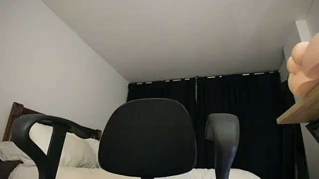 Hat girl online show from February 21, 2026, 3:18 am