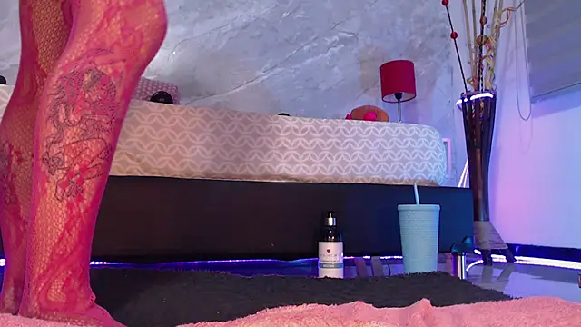 catmolly  online show from March 13, 2025, 9:37 pm