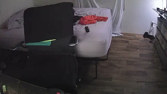 Muffdiver718 online show from September 28, 2025, 8:31 am