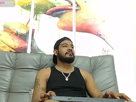 BladeFoxxx1 online show from November 5, 2025, 1:27 am