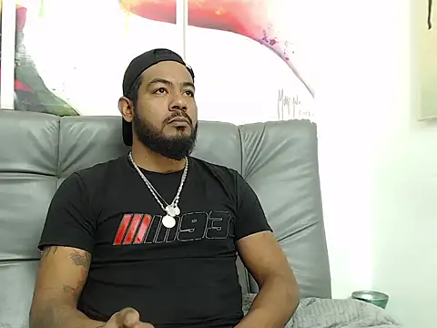 BladeFoxxx1 online show from November 22, 2025, 3:33 pm