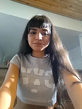 kitty-kryss online show from November 16, 2025, 3:01 am