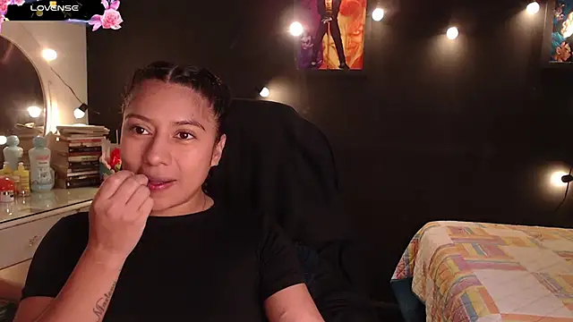 yes0225 online show from October 1, 2025, 5:41 pm