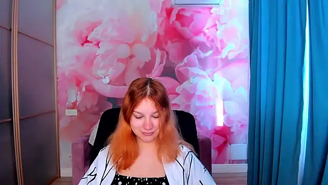 AngelinaLow online show from April 19, 2026, 5:29 am