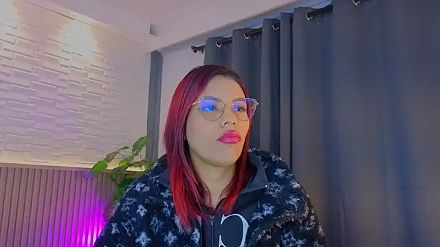 TiffanyWalk online show from October 9, 2025, 10:35 am