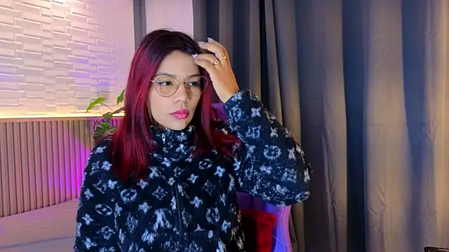 TiffanyWalk online show from November 15, 2025, 10:45 am