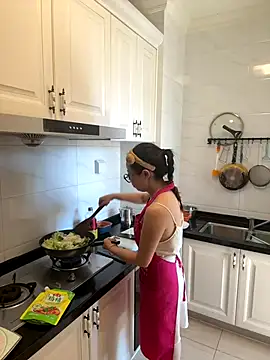 aa520uv online show from October 6, 2025, 3:26 am