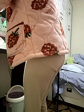 aa520uv online show from November 26, 2025, 2:56 am